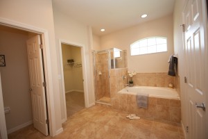 Willow Master Bath by Highland Homes 
