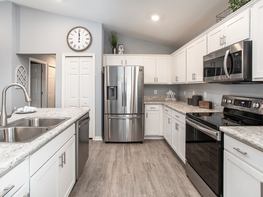 Aristokraft Elkins Purestyle White Kitchen Cabinets