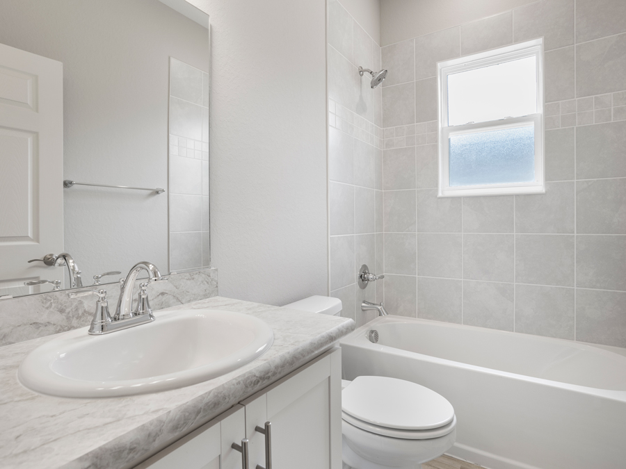 Inspiration Gallery | Westin II - Hall Bath | Highland Homes